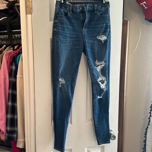 Holy skinny jeans super cute just not my style anymore